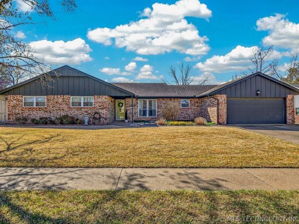 2417 Chapel Hill Road, Bartlesville, OK 74006