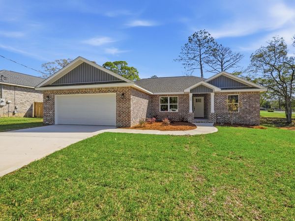309 Gil Ava Street, Crestview, FL 32536