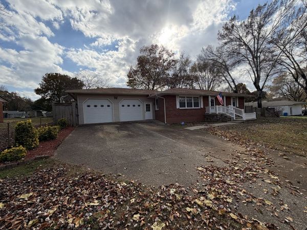 204 Park Ln , Clarksville, TN 37042