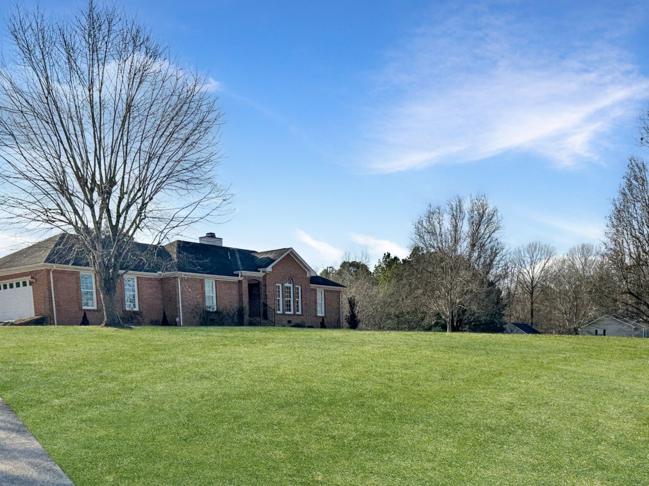 108 N Scenic Shore Dr, Dover, TN 37058 Main Photo