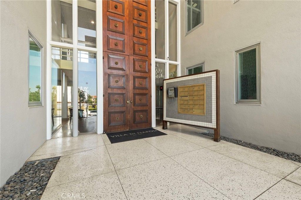 103 Ravenna Drive, Unit 23, Long Beach, CA 90803 Main Photo