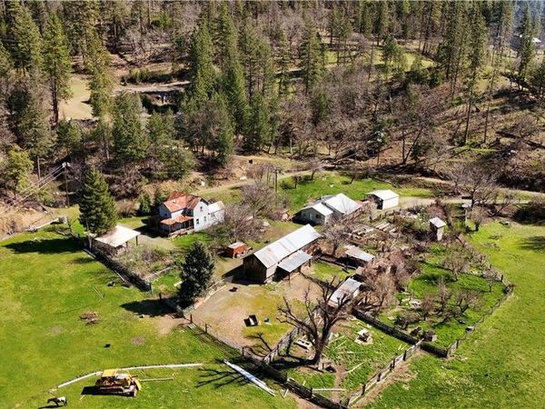 30834 State Hwy 96, Horse Creek, CA 96050