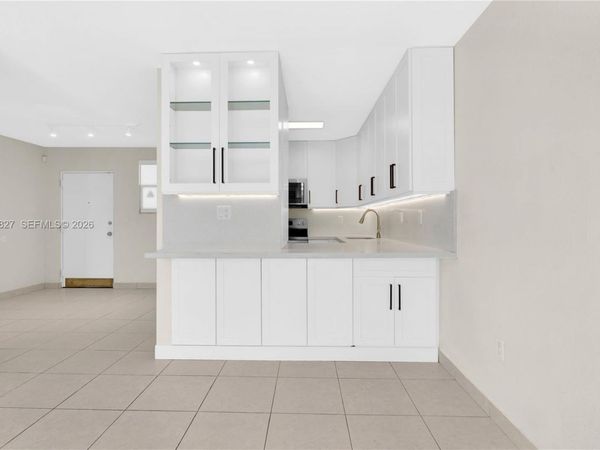1101 SW 122nd Ave, Unit 310, Miami, FL 33184