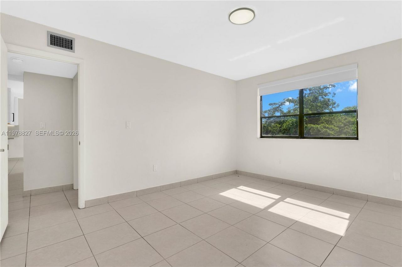 1101 SW 122nd Ave, Unit 310, Miami, FL 33184 Photo