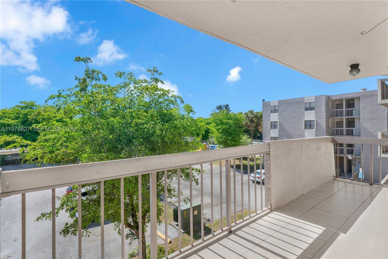 1101 SW 122nd Ave, Unit 310, Miami, FL 33184 Photo