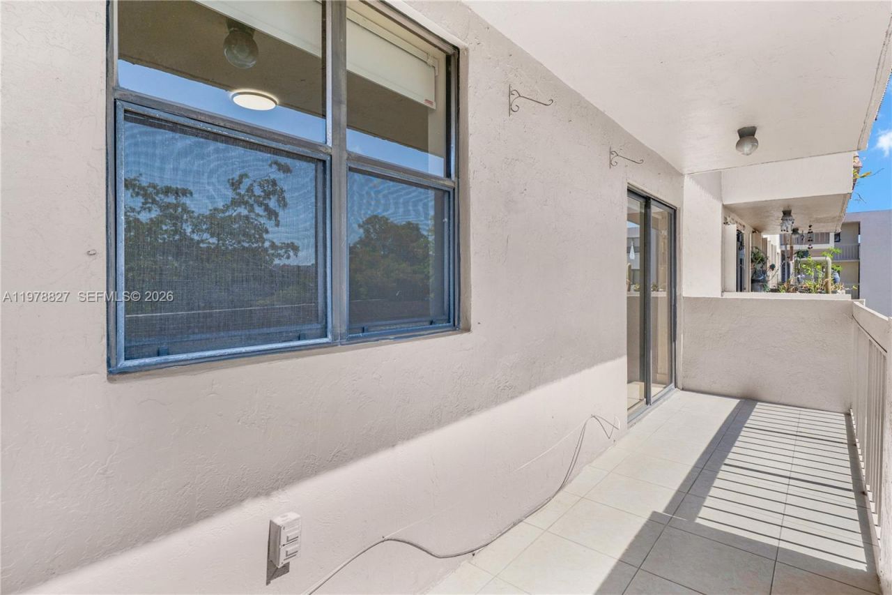 1101 SW 122nd Ave, Unit 310, Miami, FL 33184 Photo
