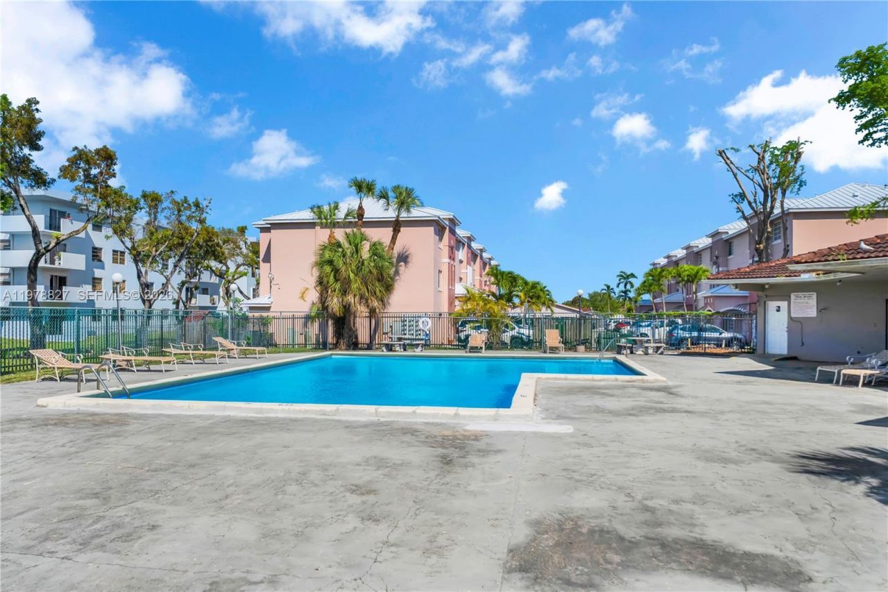 1101 SW 122nd Ave, Unit 310, Miami, FL 33184 Photo