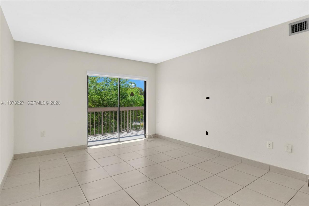 1101 SW 122nd Ave, Unit 310, Miami, FL 33184 Photo