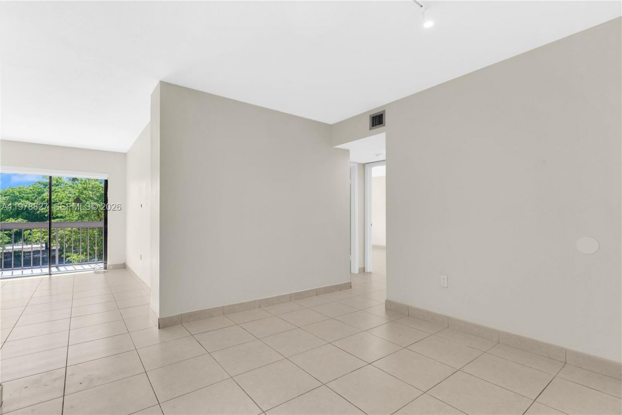 1101 SW 122nd Ave, Unit 310, Miami, FL 33184 Photo