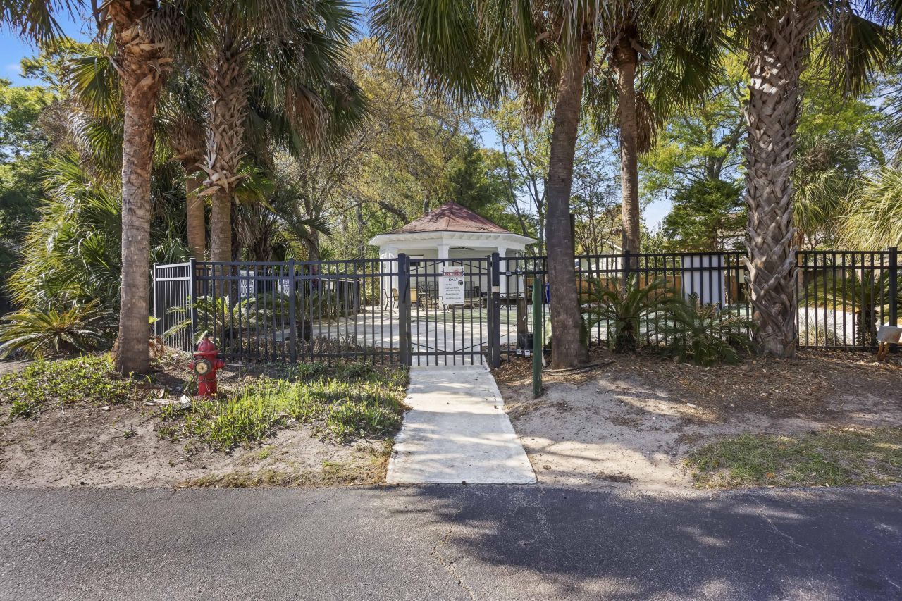 1362 Cassidy Court Photo 32