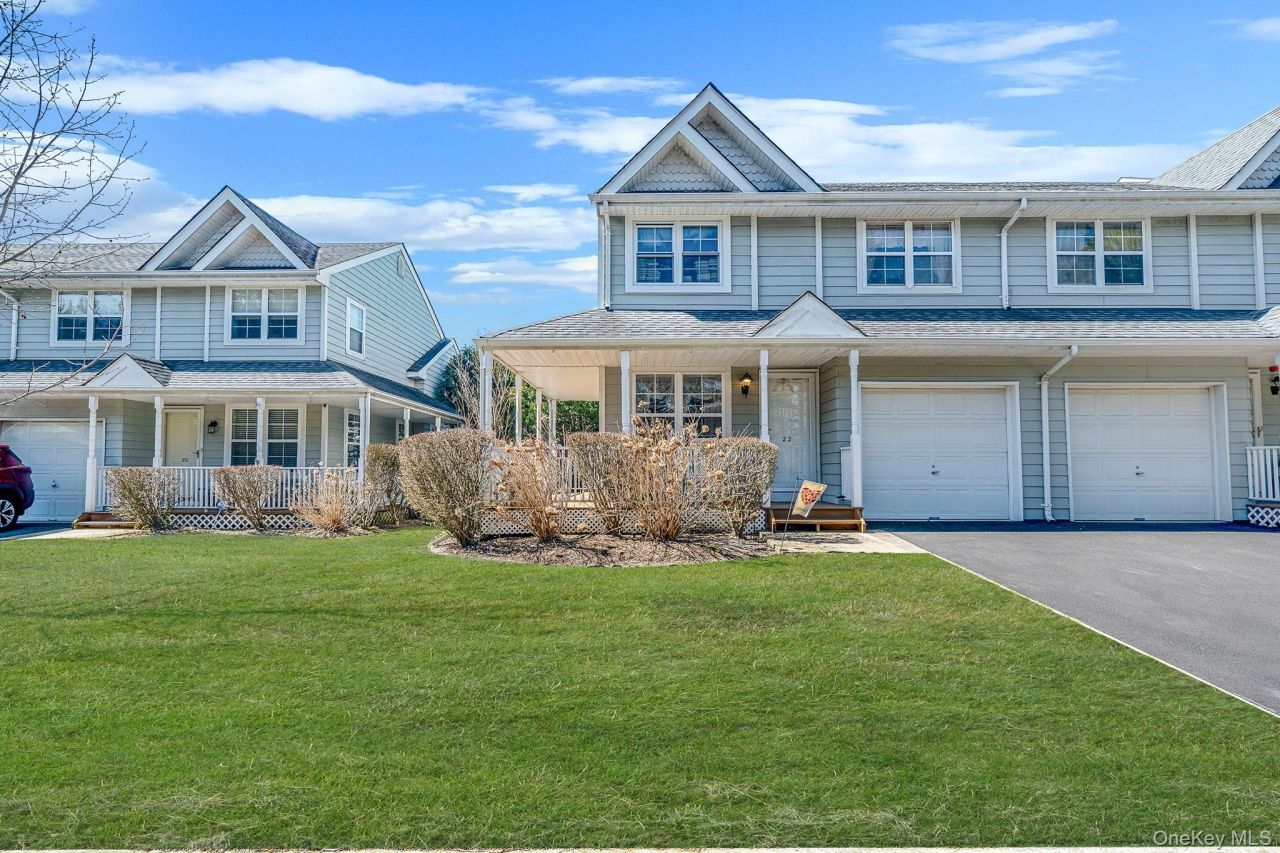 22 Fairlawn Drive, Central Islip, NY 11722 Main Photo