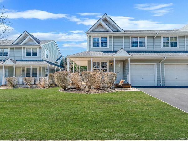 22 Fairlawn Drive, Central Islip, NY 11722