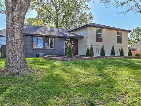 8701 Ward Parkway, Kansas City, MO 64114