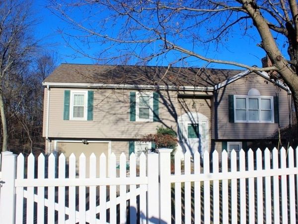 19 Hillando Dr, Shrewsbury, MA 01545