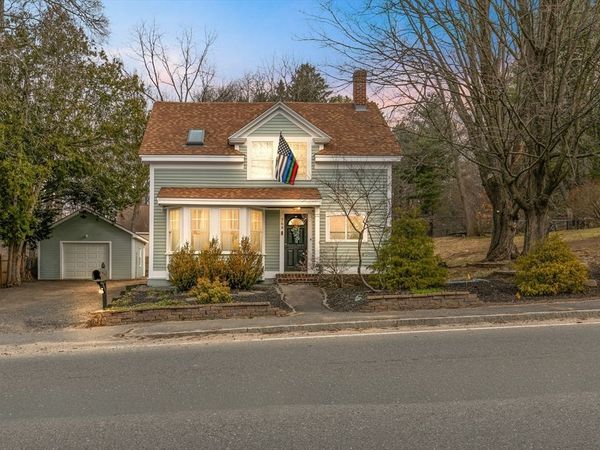 768 Salem, Groveland, MA 01834