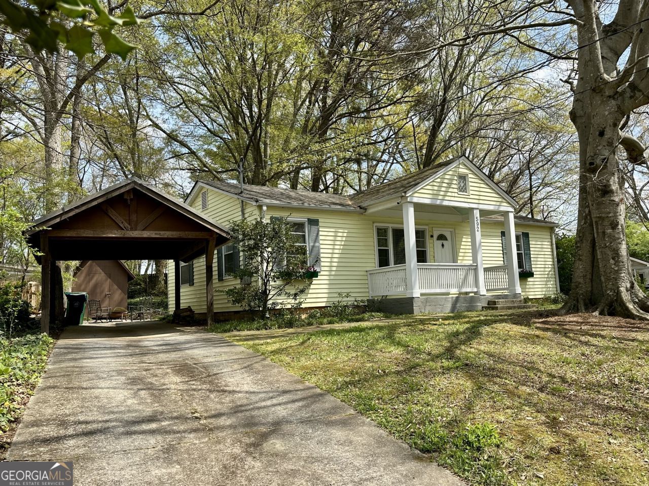 592 Scott Circle, Decatur, GA 30033 Main Photo