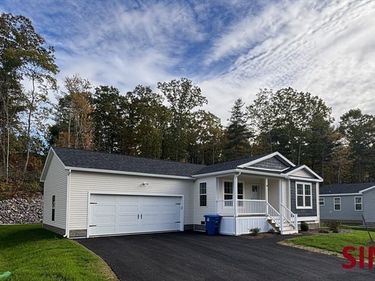 19 Pinrock Drive, Sturbridge, MA 01566