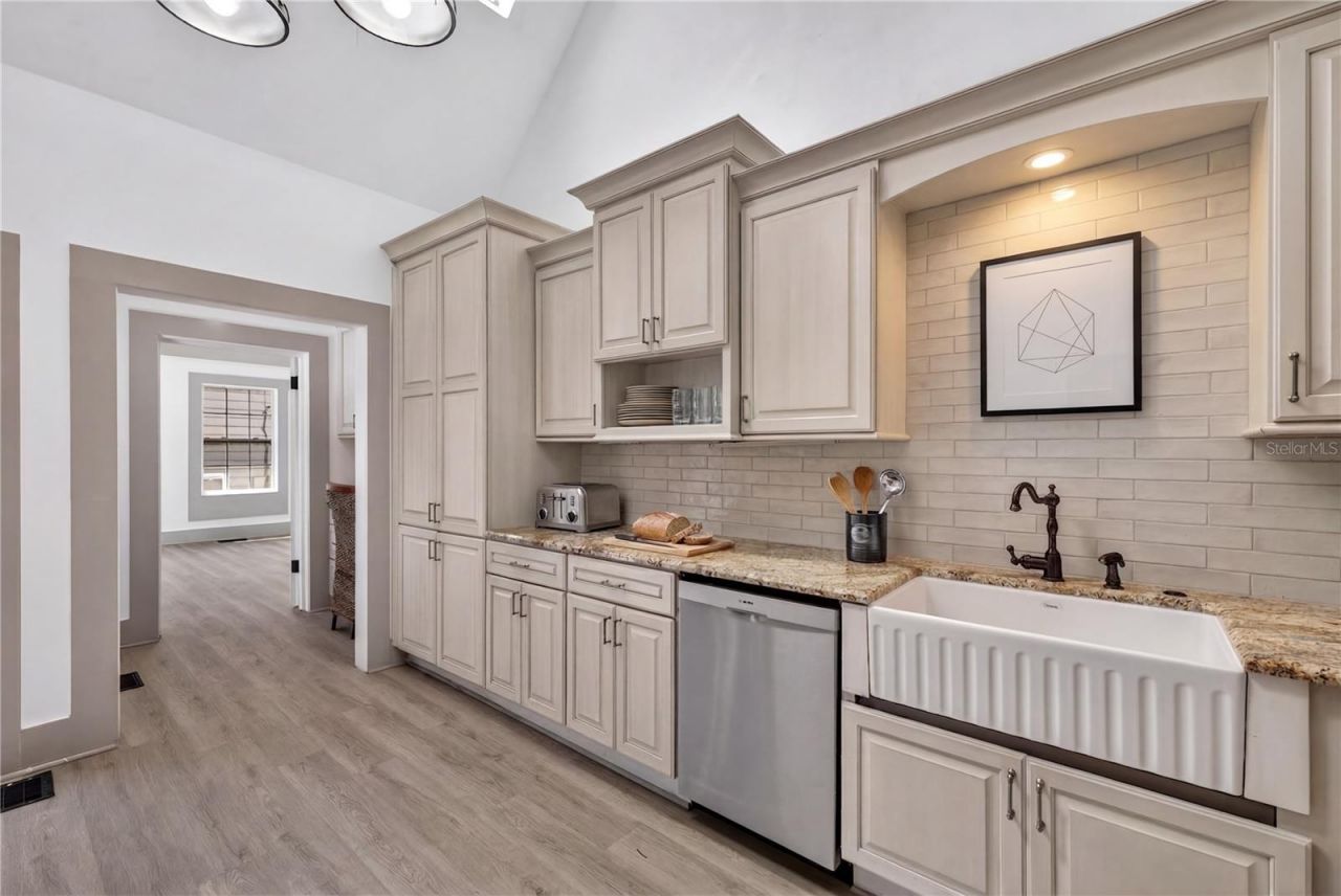 1330 Cherry Street Ne, Saint Petersburg, FL 33701 Photo