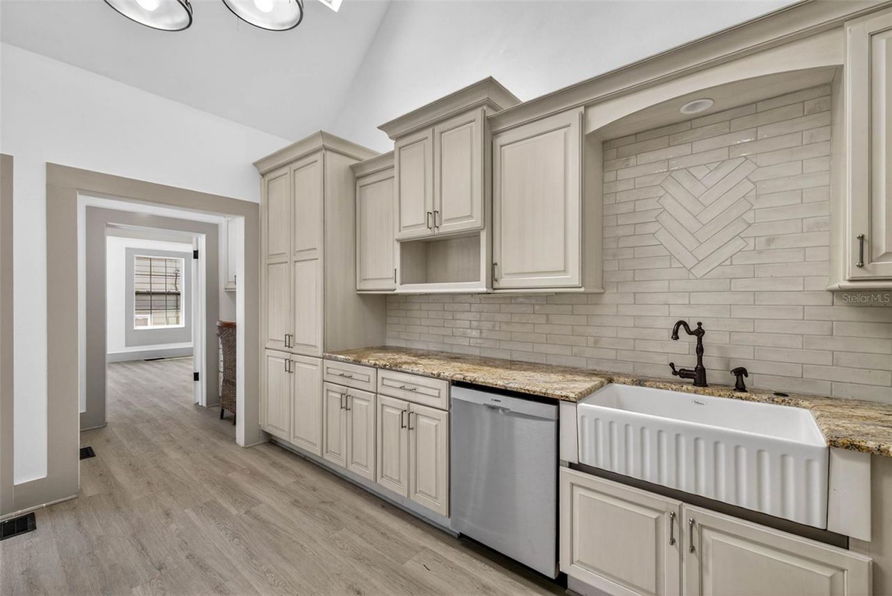 1330 Cherry Street Ne, Saint Petersburg, FL 33701 Photo