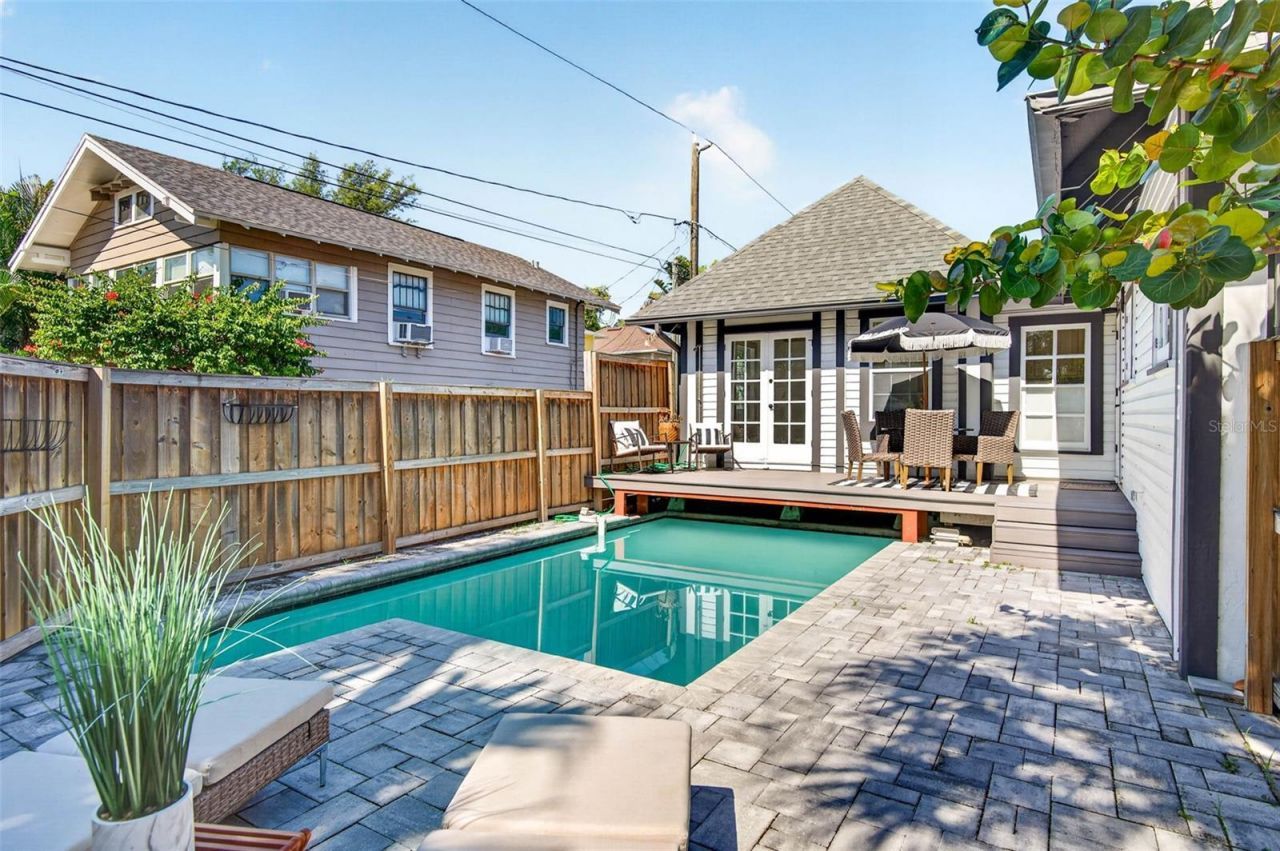 1330 Cherry Street Ne, Saint Petersburg, FL 33701 Photo