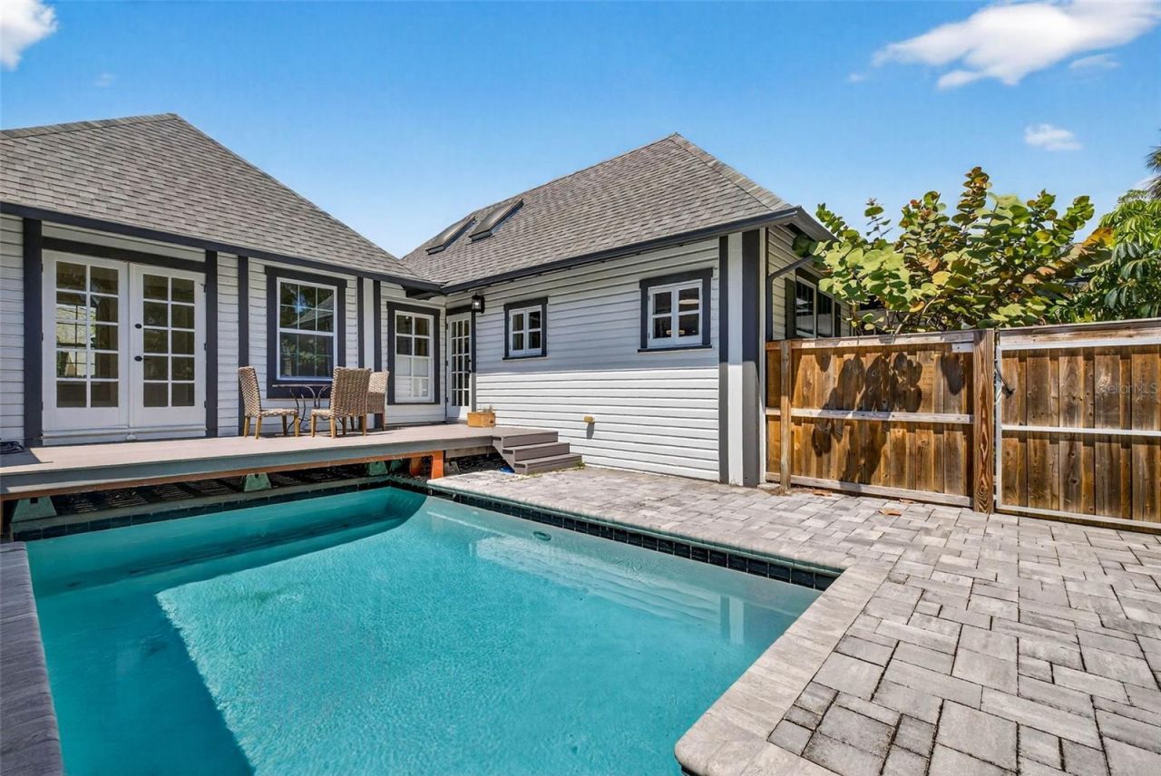 1330 Cherry Street Ne, Saint Petersburg, FL 33701 Photo