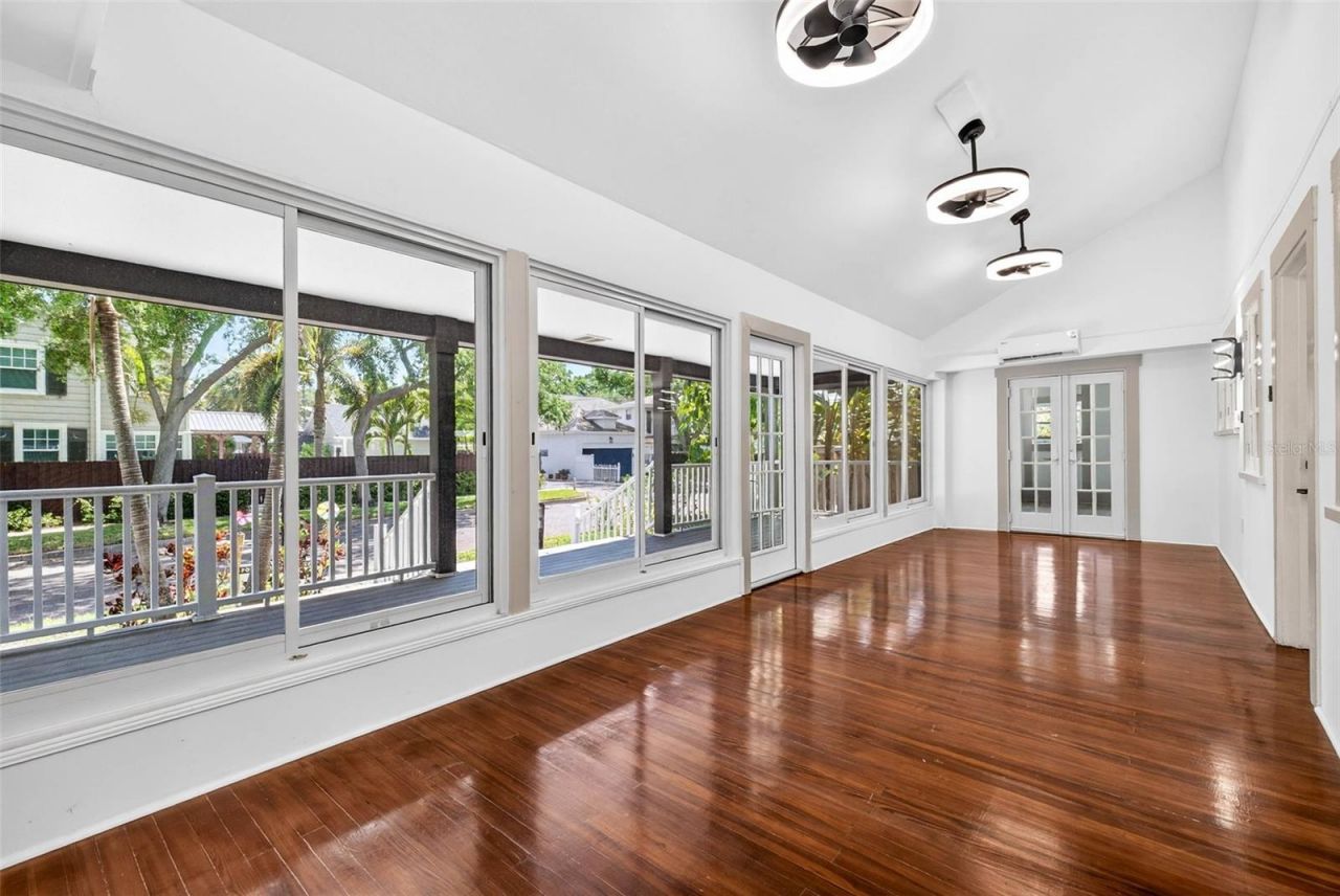 1330 Cherry Street Ne, Saint Petersburg, FL 33701 Photo