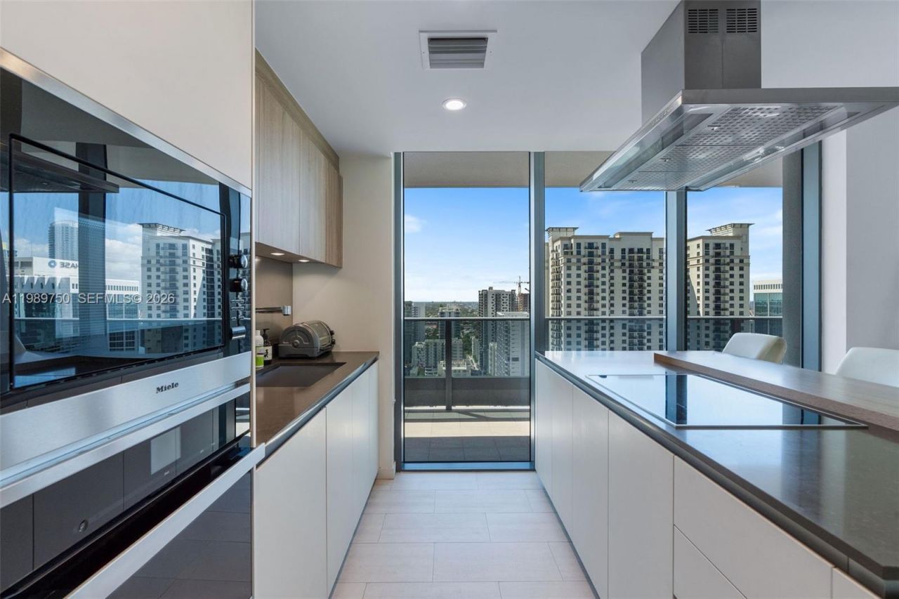 1000 Brickell Plz, Unit 2812, Miami, FL 33131 Photo