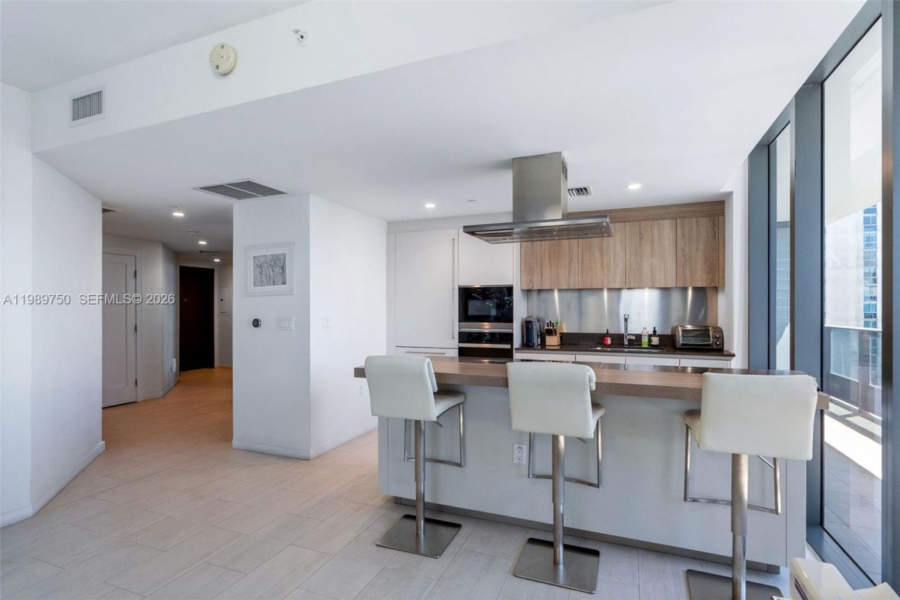 1000 Brickell Plz, Unit 2812, Miami, FL 33131 Photo