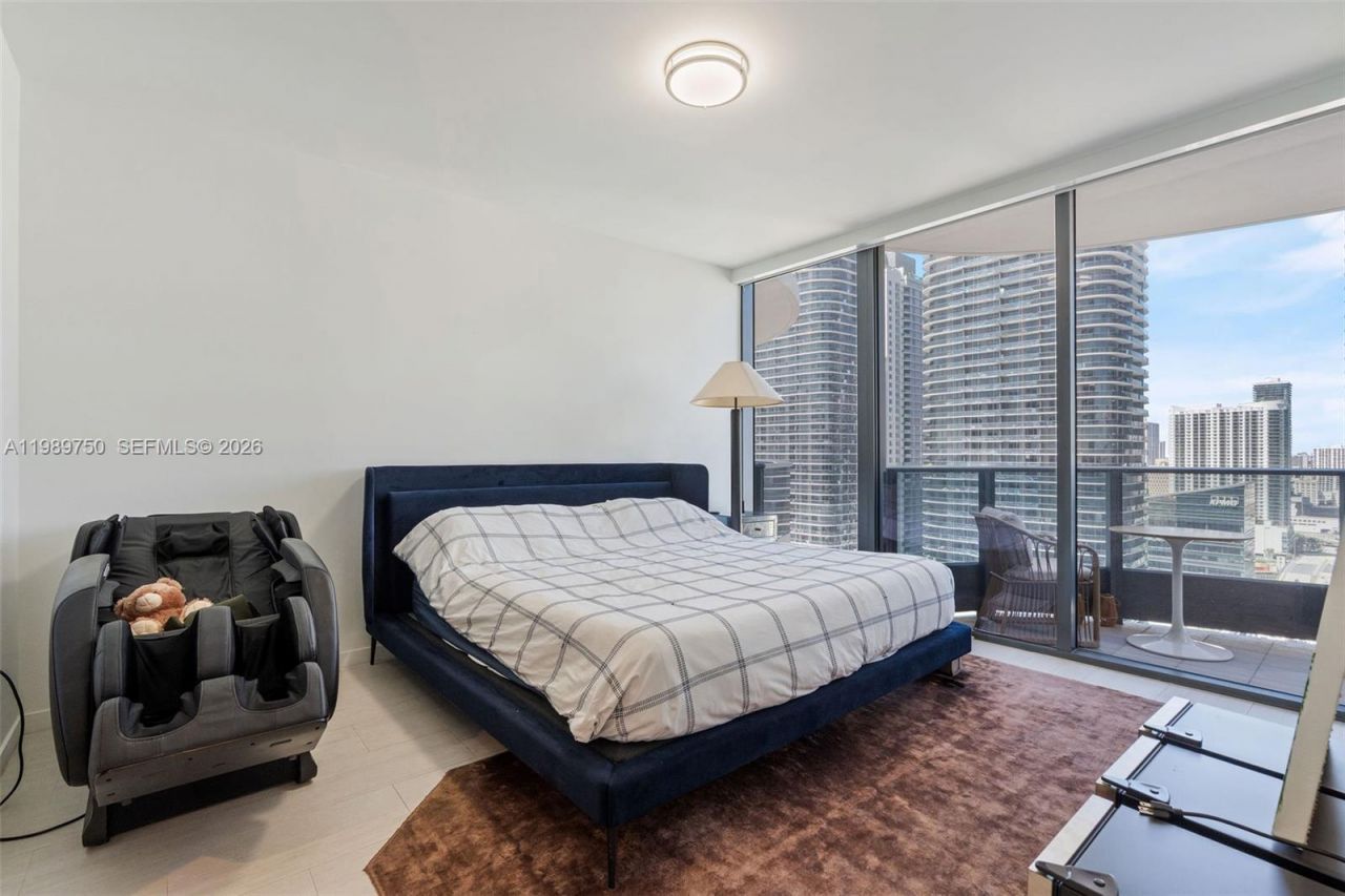 1000 Brickell Plz, Unit 2812, Miami, FL 33131 Photo