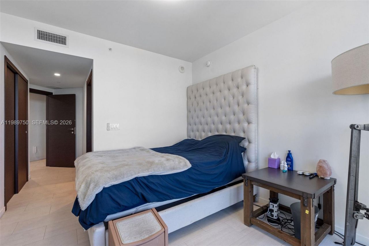 1000 Brickell Plz, Unit 2812, Miami, FL 33131 Photo