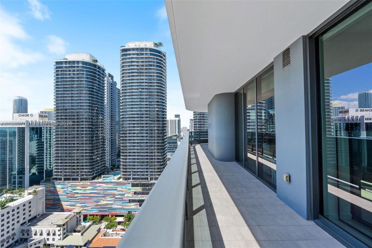 1000 Brickell Plz, Unit 2812, Miami, FL 33131 Photo