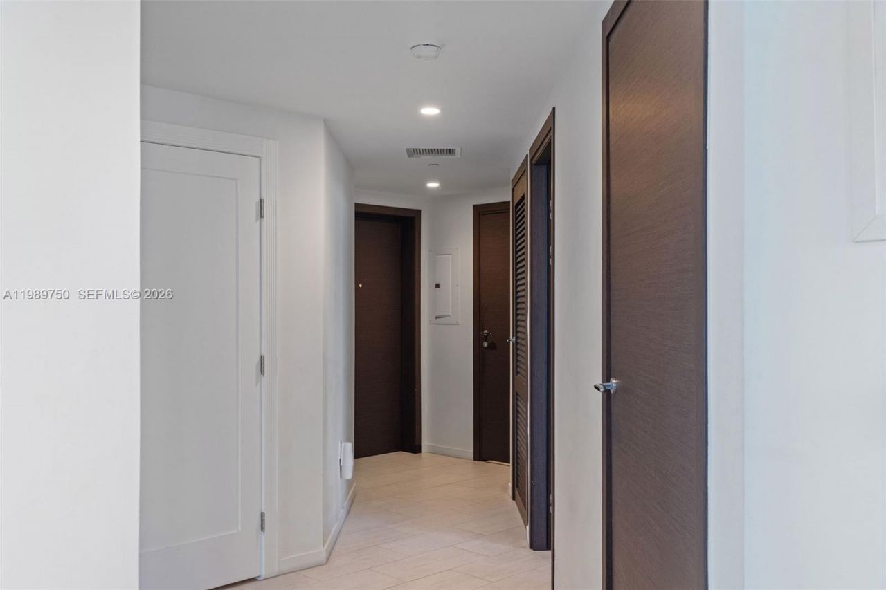 1000 Brickell Plz, Unit 2812, Miami, FL 33131 Photo