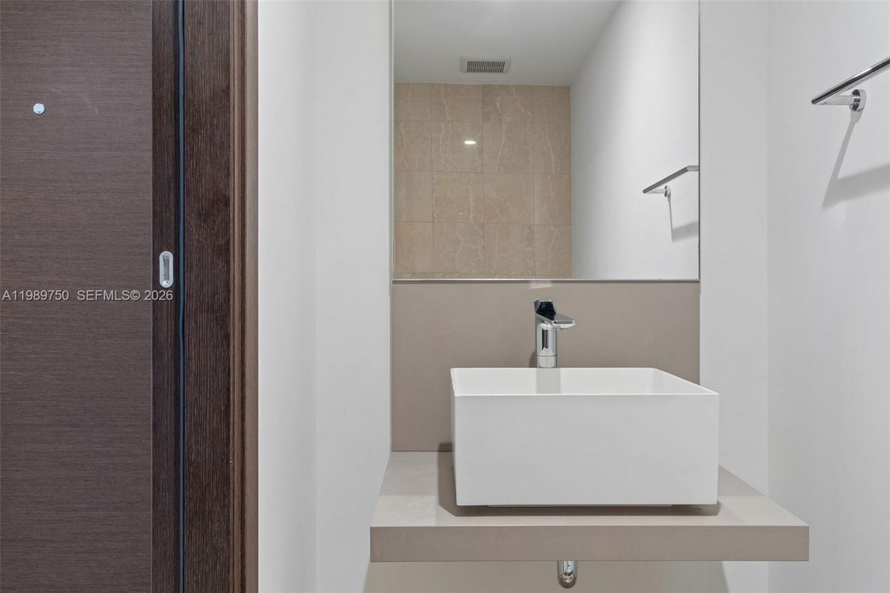 1000 Brickell Plz, Unit 2812, Miami, FL 33131 Photo