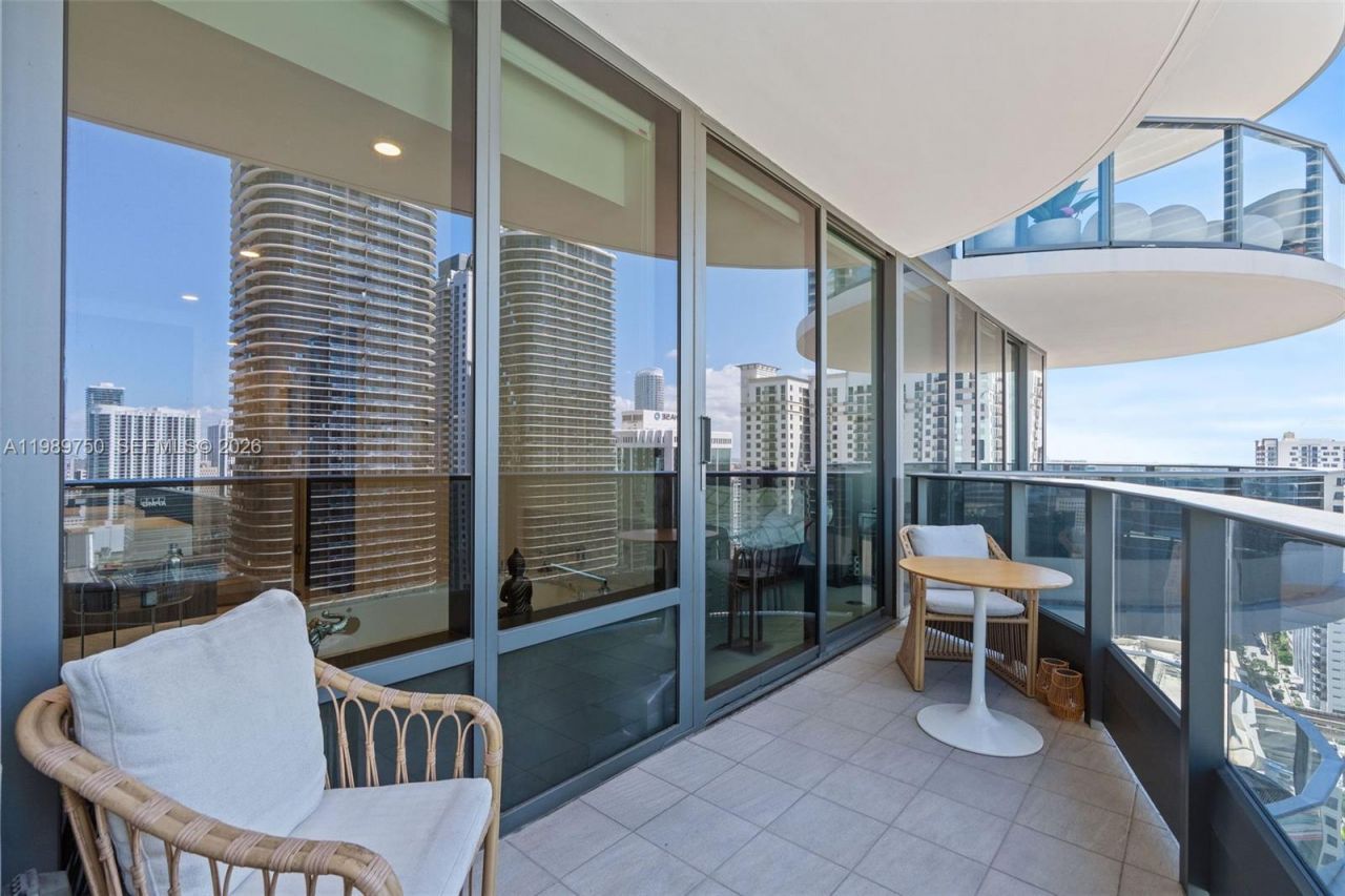 1000 Brickell Plz, Unit 2812, Miami, FL 33131 Photo