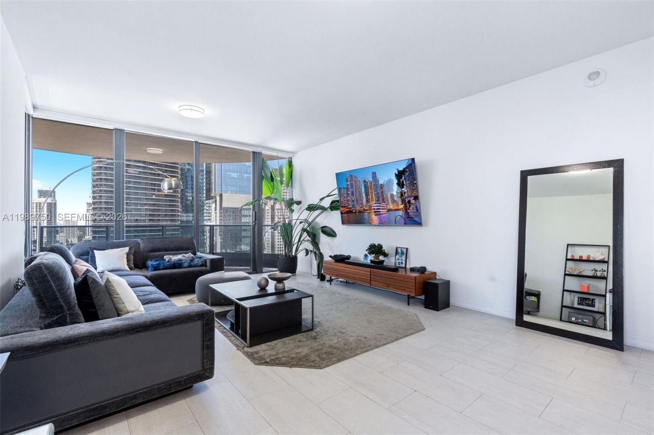 1000 Brickell Plz, Unit 2812, Miami, FL 33131 Photo
