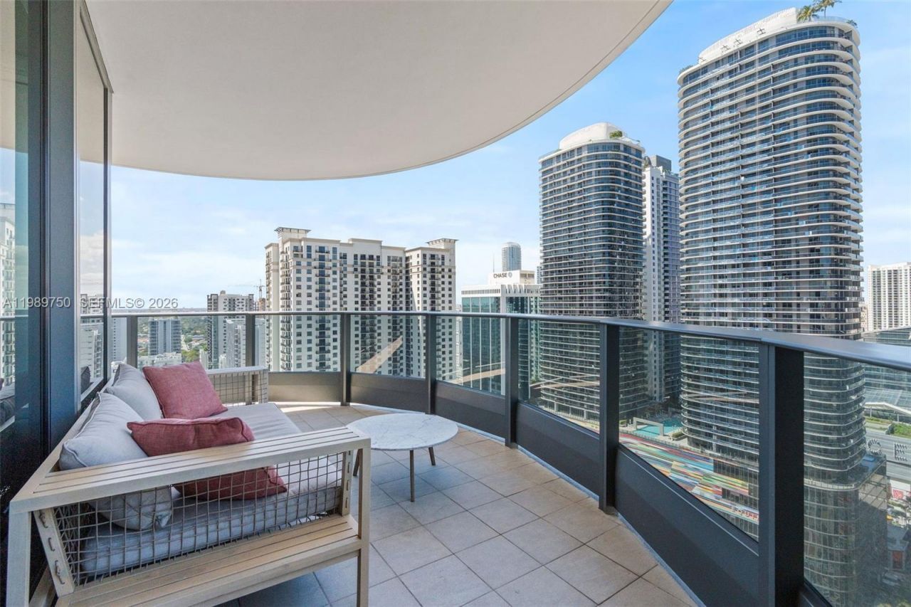 1000 Brickell Plz, Unit 2812, Miami, FL 33131 Photo