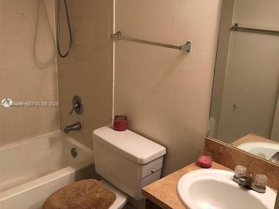 7235 NW 179th St, Unit 103, Hialeah, FL 33015 Photo
