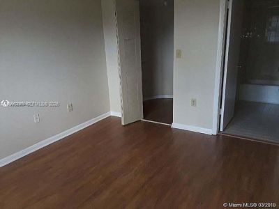 7235 NW 179th St, Unit 103, Hialeah, FL 33015 Photo