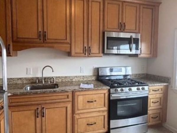 726 Garfield Ave, Jersey, NJ 07305