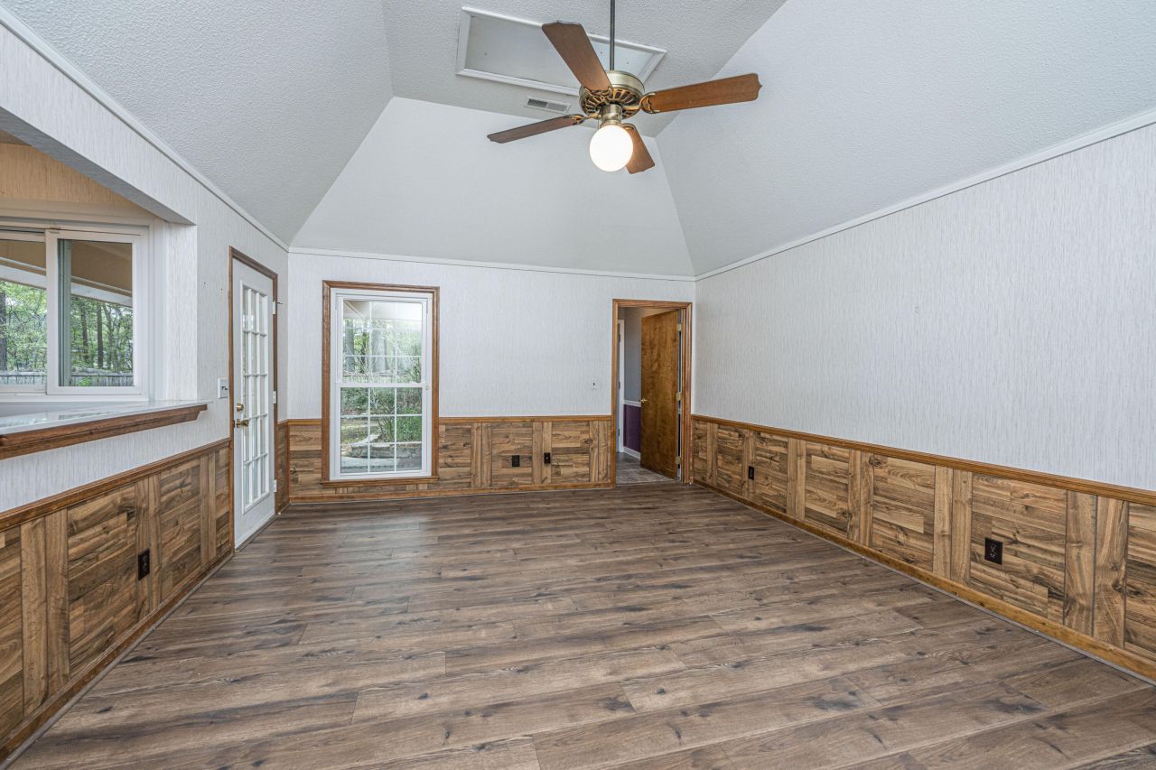 103 Kenton Place Photo 14