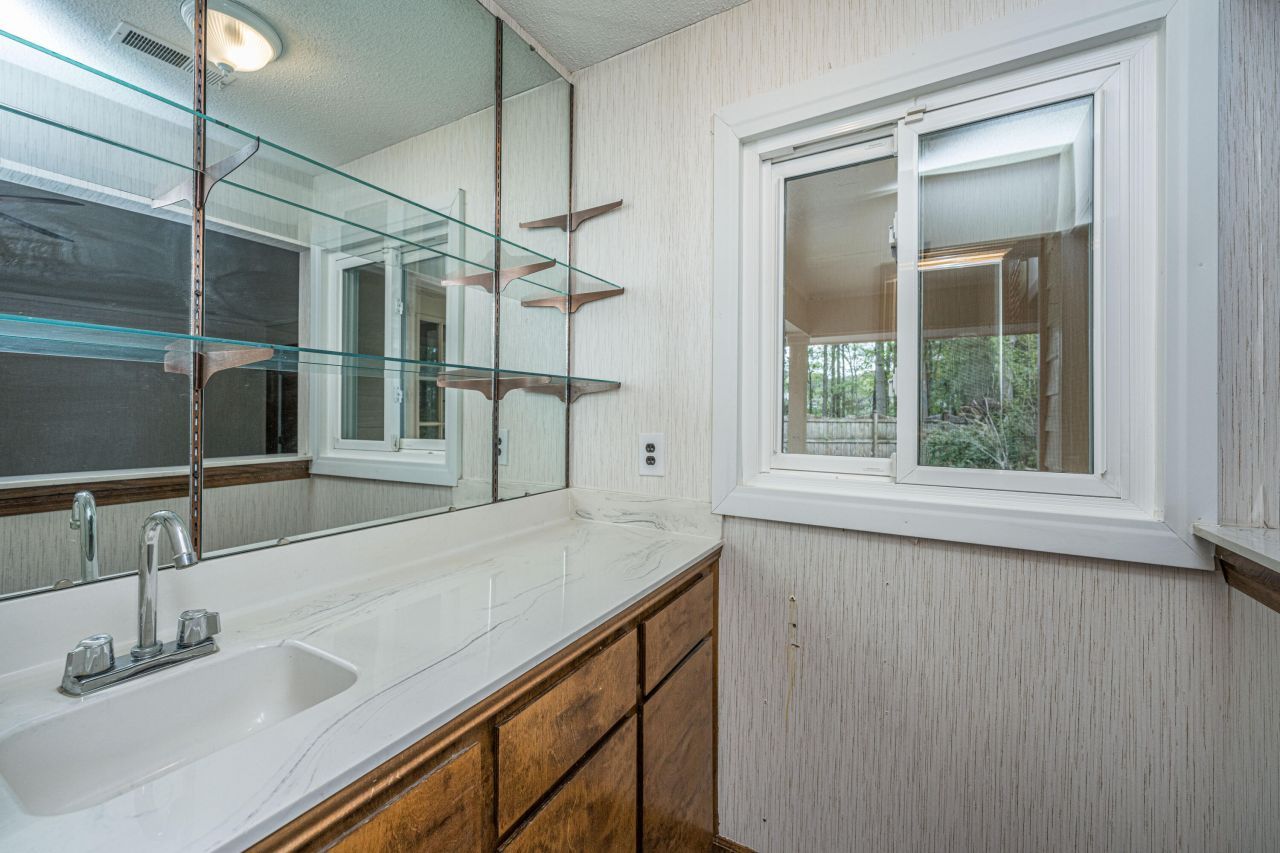 103 Kenton Place Photo 16