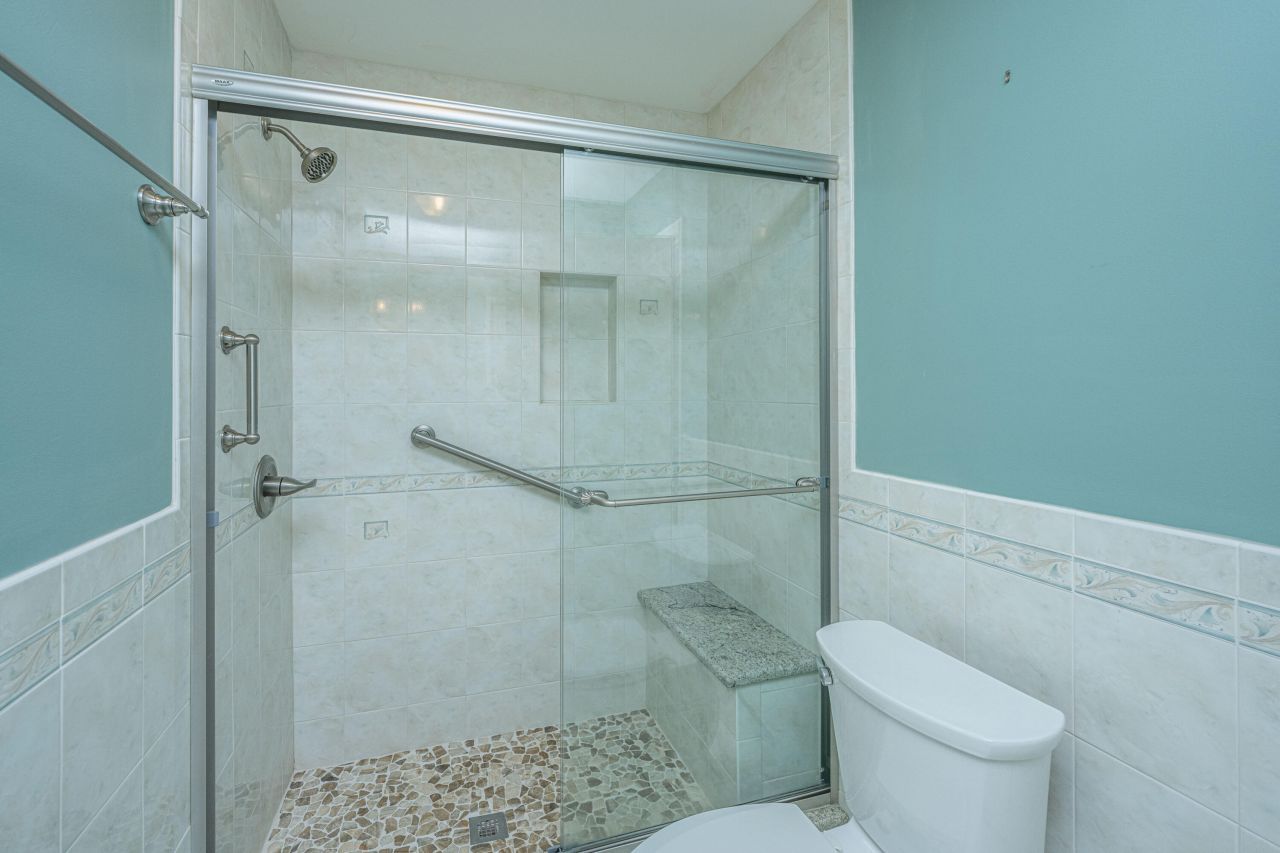 103 Kenton Place Photo 20