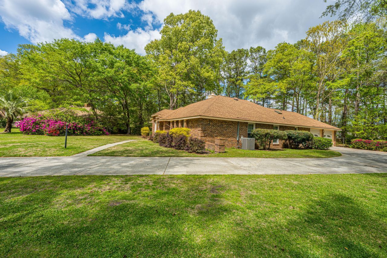 103 Kenton Place Photo 28