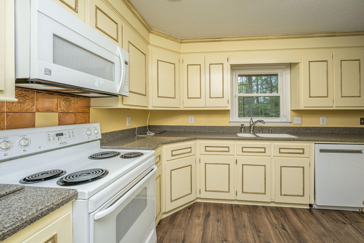 103 Kenton Place Photo 4