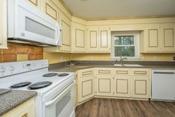 103 Kenton Place photo 4