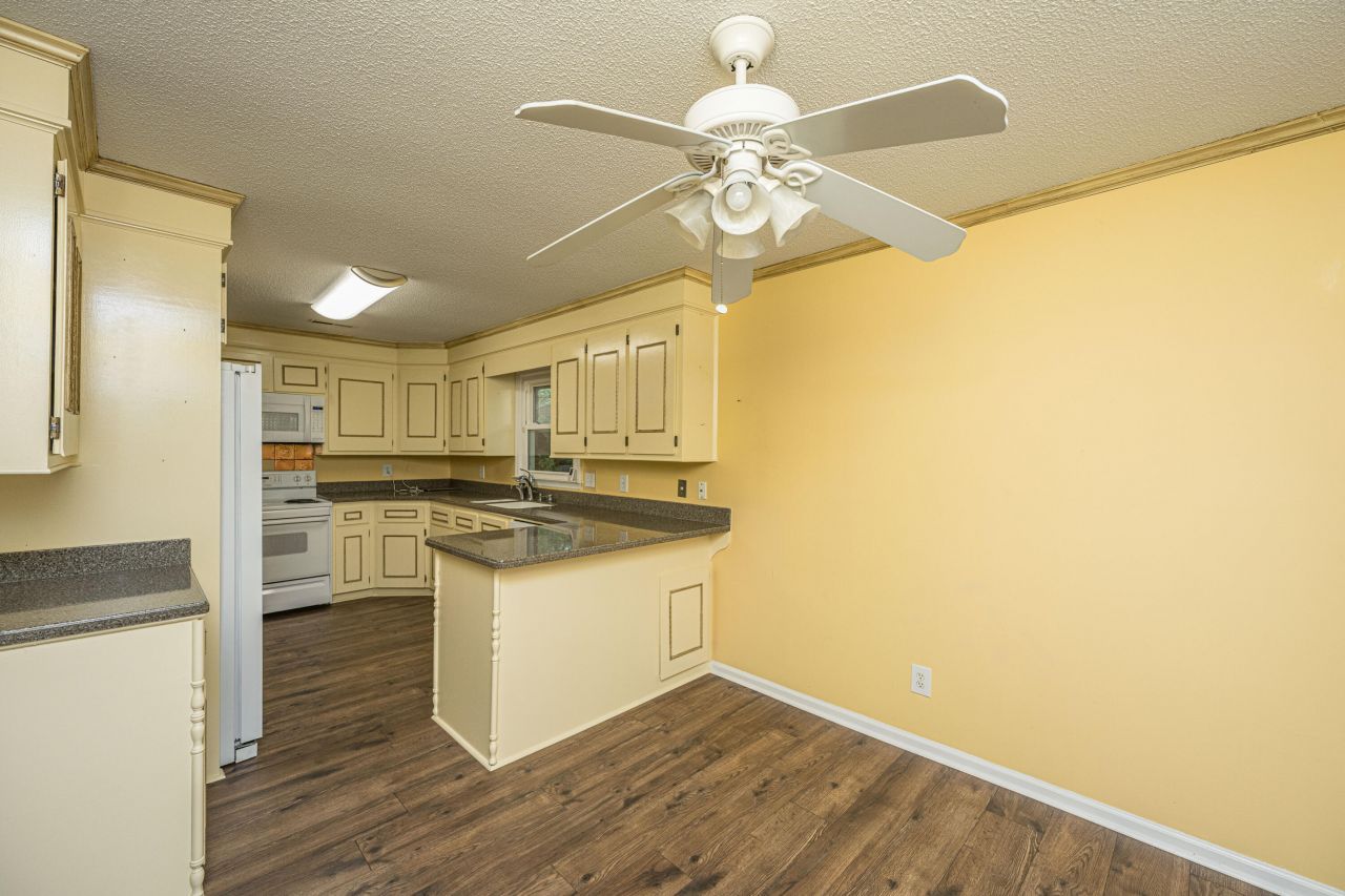 103 Kenton Place Photo 8