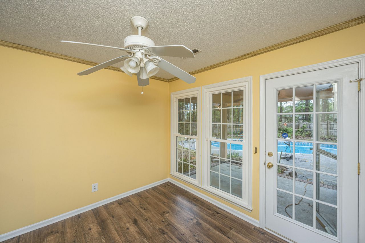 103 Kenton Place Photo 9