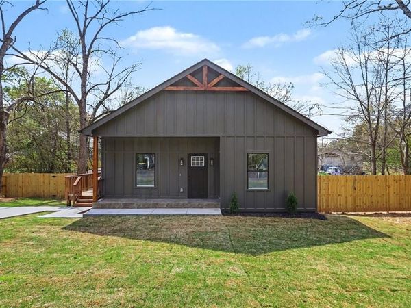 106 Arnco 1st Street, Newnan, GA 30263