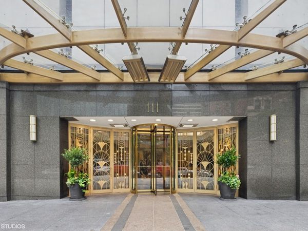 111 E Chestnut Street , Unit 21B, Chicago, IL 60611