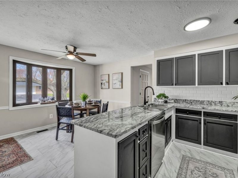 7366 Primrose Drive, Mentor on the Lake, OH 44060 Photo 14